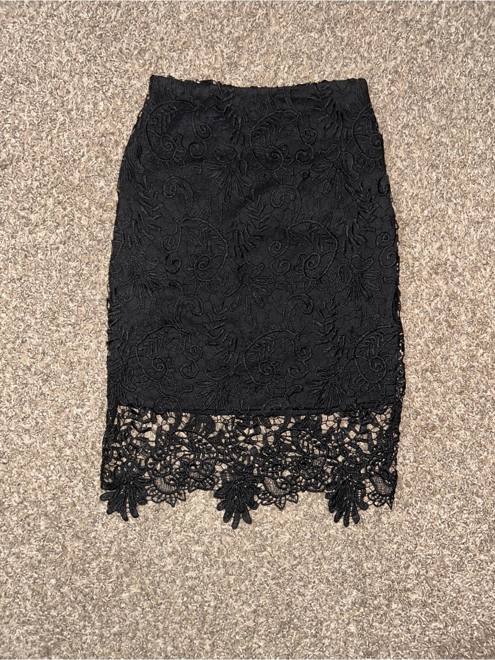 NWOT! Bebe Black Lace Pencil Skirt size 2